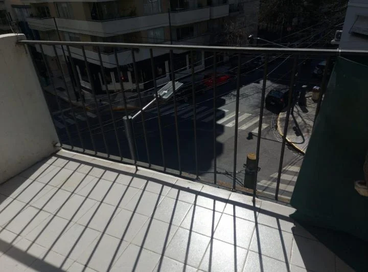 Buen semipiso en esquina - excelente zona 5