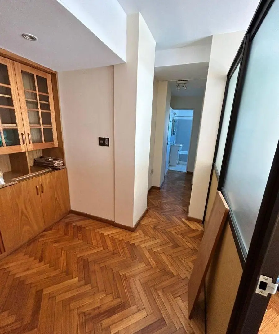 Impecable 2 ambientes, con detalles de categoría y una ubicación inmejorable, a pasos de Corrientes 3