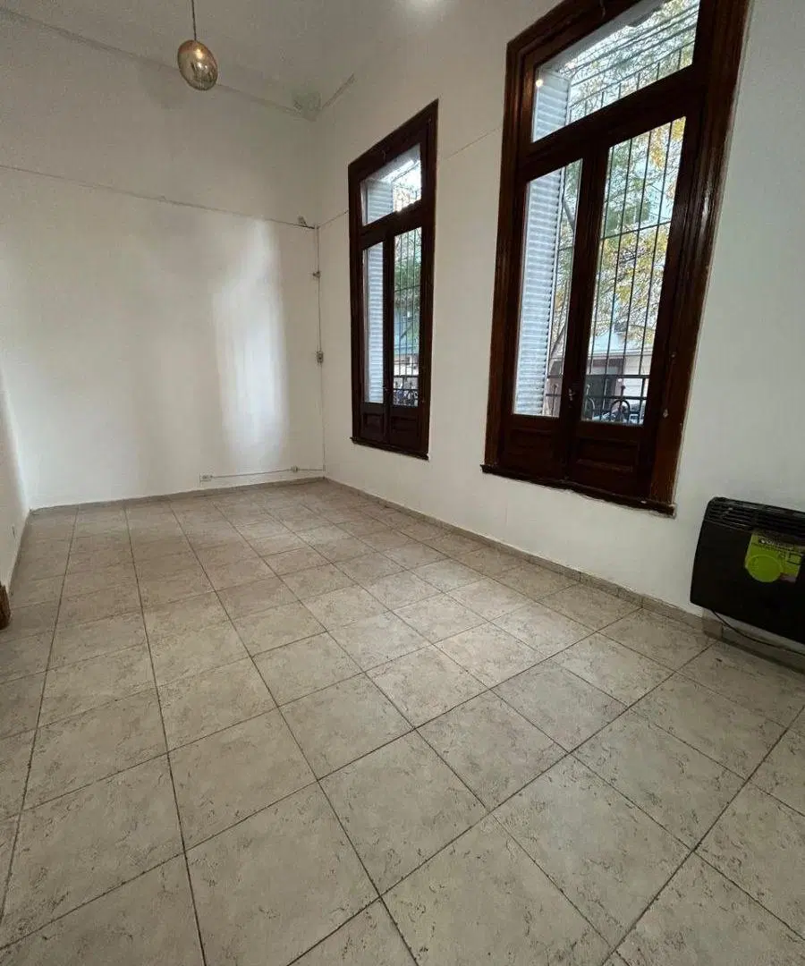 Espectacular PH en alquiler en el barrio de Almagro SIN EXPENSAS (SOLO PARA USO COMERCIAL) 2