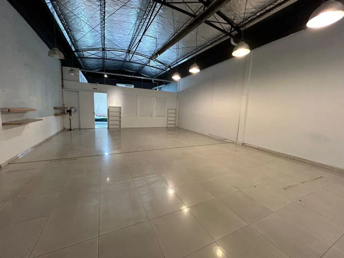 PALERMO Excelente local 200 m2 LOTE PROPIO. IMPECABLE. APTO TODO DESTINO 4