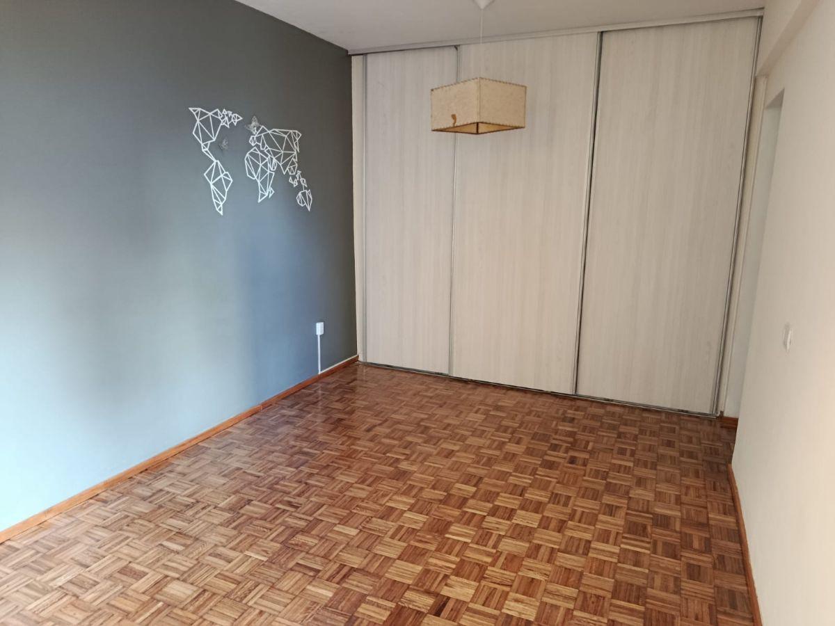 Muy lindo y amplio departamento de dos ambientes, en excelente zona