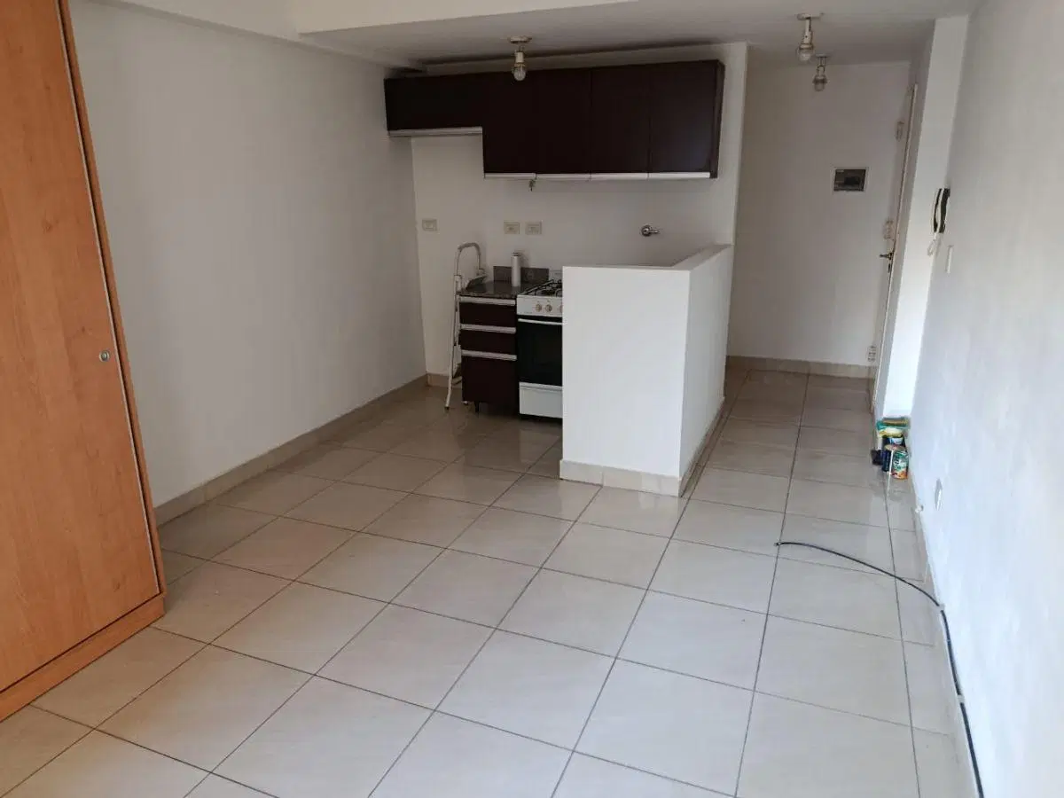Lindo monoambiente pequeño, en una muy buena zona de Caballito 2
