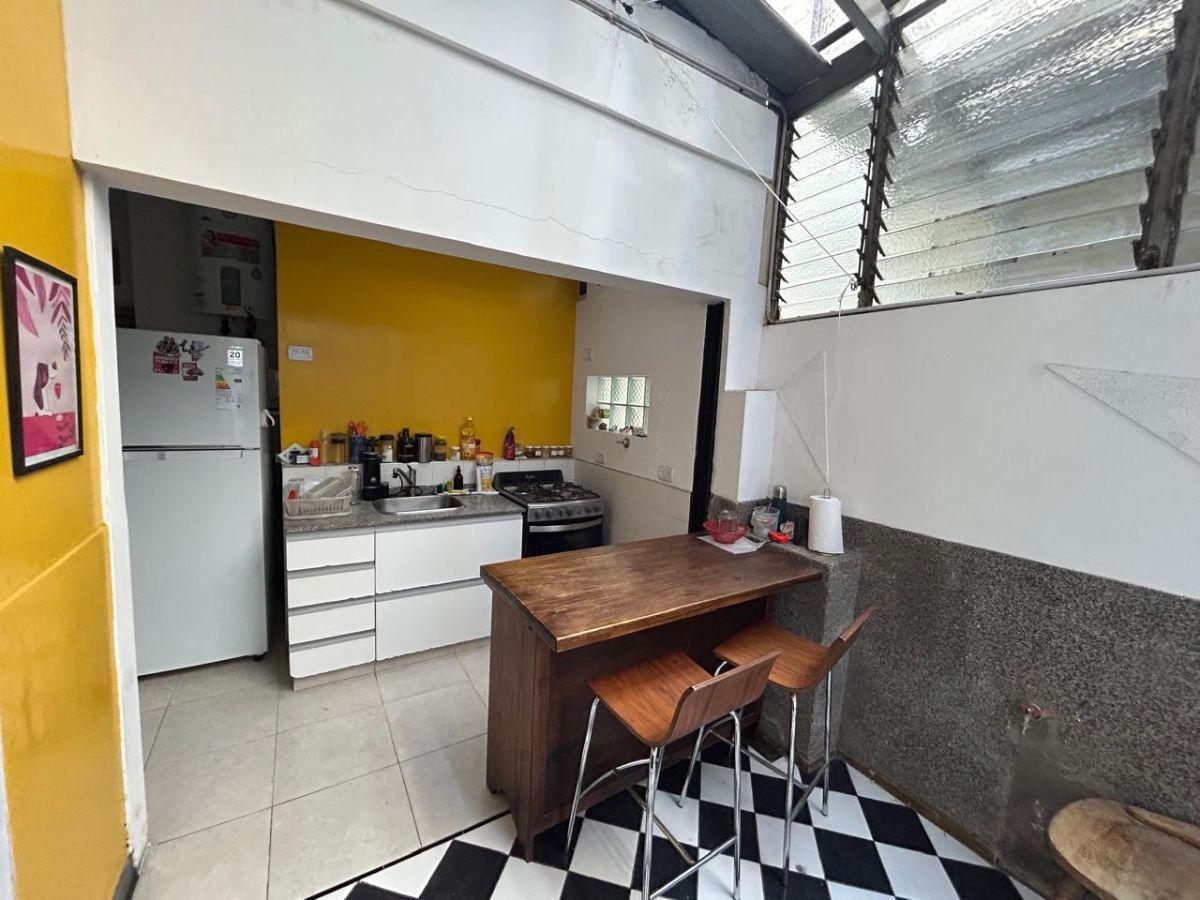 Foto de EXCELENTE PH SIN EXPENSAS, CON 4 DORMITORIOS, DOS BAÑOS y PATIO, imagen 5
