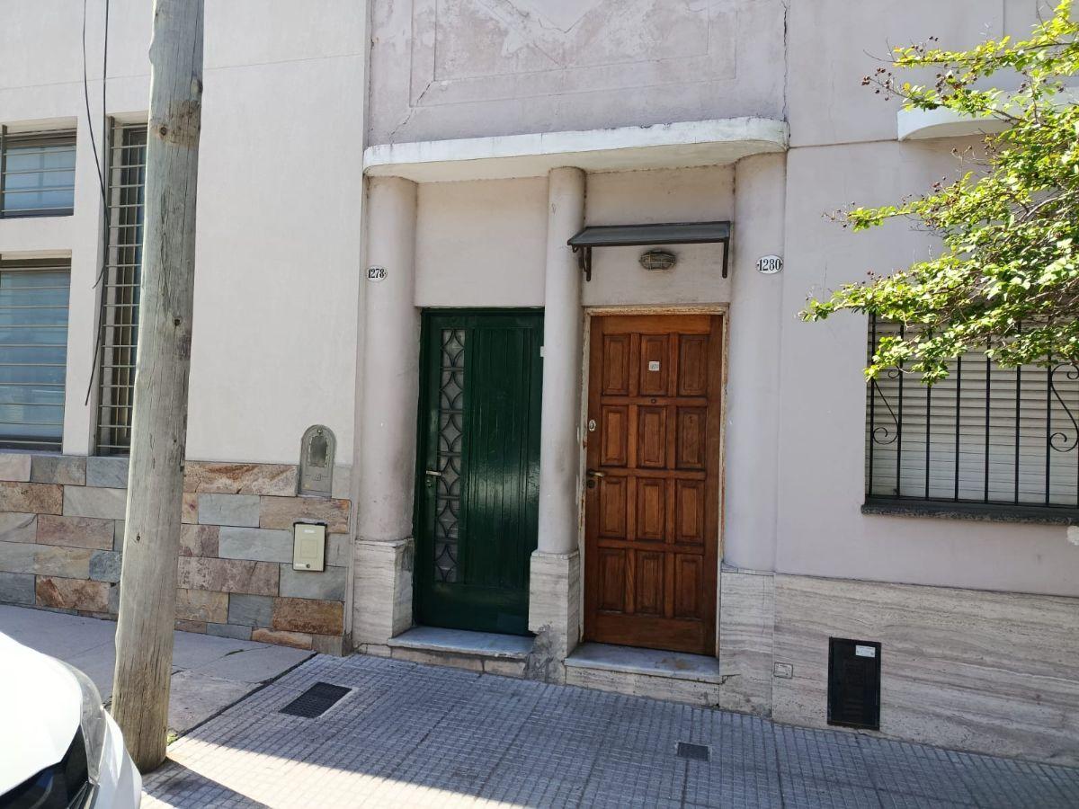Foto de PARQUE CHACABUCO PH 2 ambientes con Patio y Terraza. Sin expensas, imagen 1