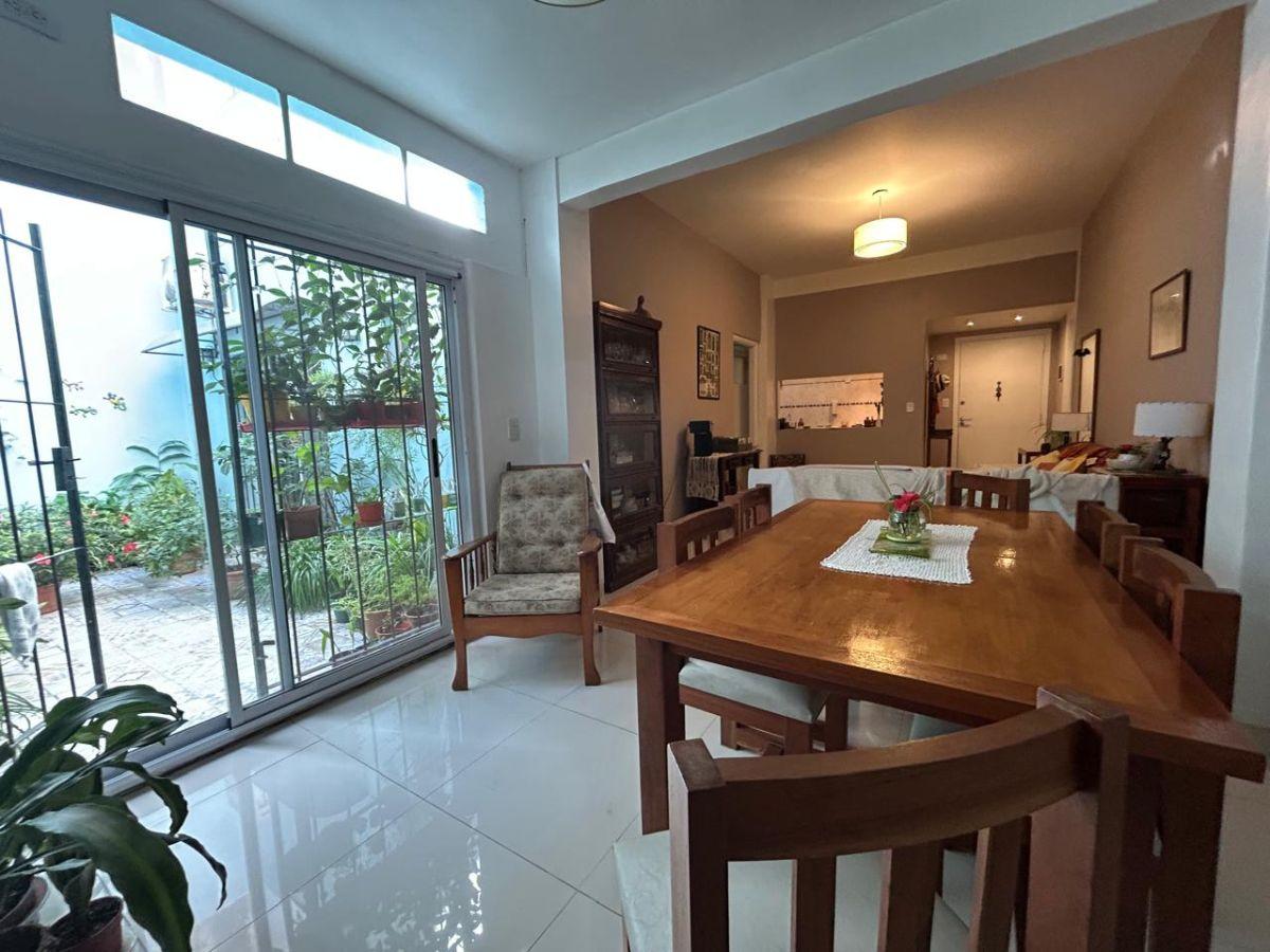 Foto de excelente depto de 3 ambientes con dos patios.- frente al parque lezama, imagen 1