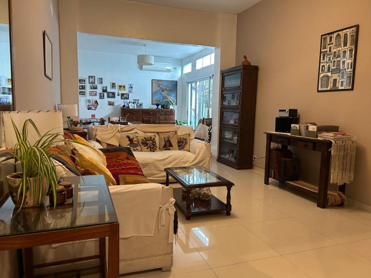 Foto de excelente depto de 3 ambientes con dos patios.- frente al parque lezama, imagen 2