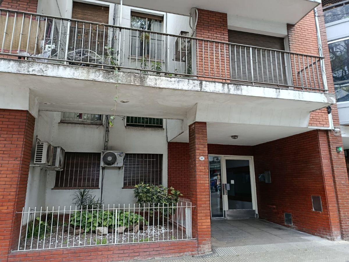 Foto de CABALLITO 2 AMBIENTES y ESCRITORIO AV PEDRO GOYENA - Por Escalera, imagen 1