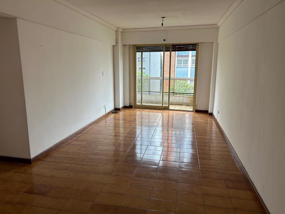 Foto de 4 ambientes con dependencia - BALCON CORRIDO, TRES BAÑOS Y COCHERA, imagen 5