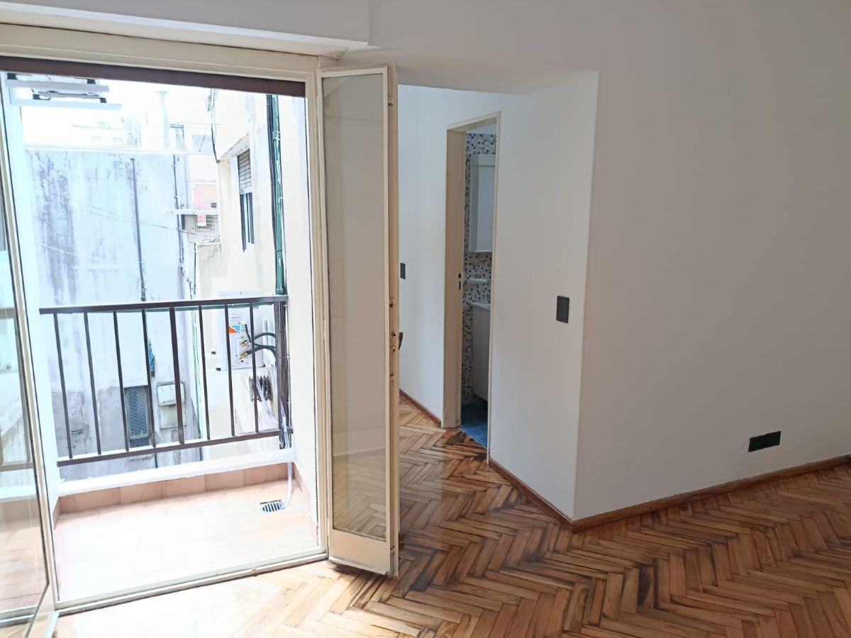 Foto de VILLA CRESPO Semipiso de 2 ambientes "a nuevo" muy luminoso, imagen 3