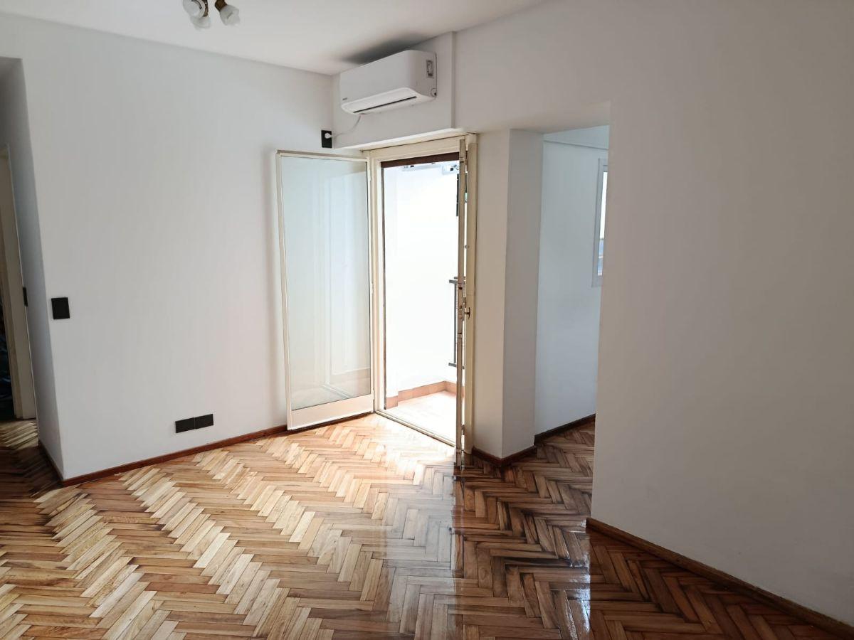 Foto de VILLA CRESPO Semipiso de 2 ambientes "a nuevo" muy luminoso, imagen 2
