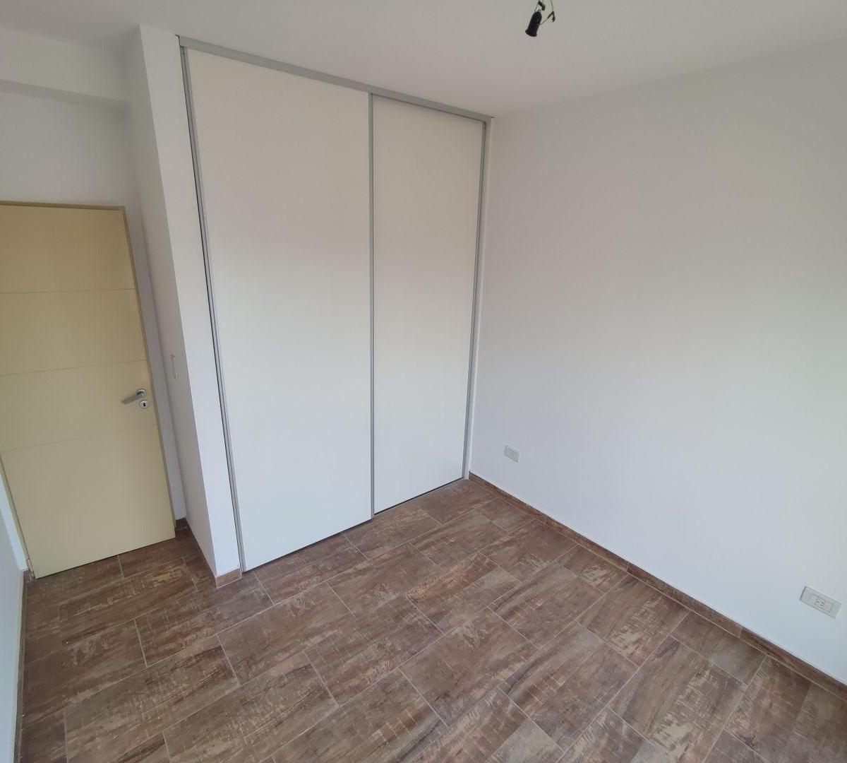 Departamento 2 Ambientes. | Int. Irigoin 949 3
