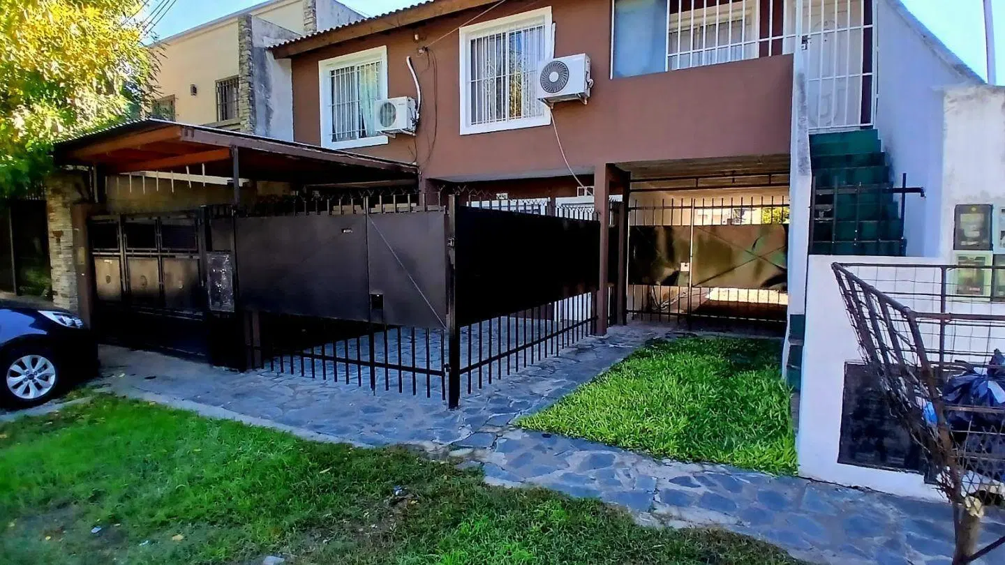 Casa 3 ambientes 0 dormitorios. | José M. Zapiola 1840 1