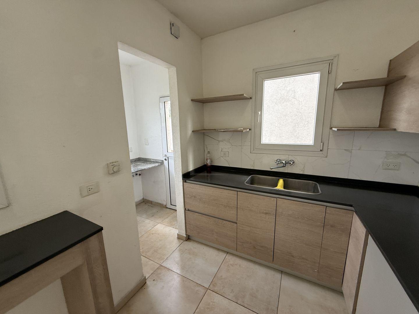 Foto de Casa 5 ambientes 0 dormitorios. | Flaubert 1396, imagen 4