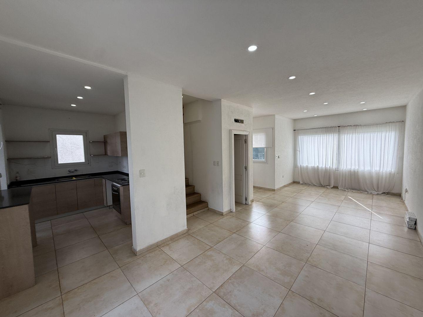 Foto de Casa 5 ambientes 0 dormitorios. | Flaubert 1396, imagen 3