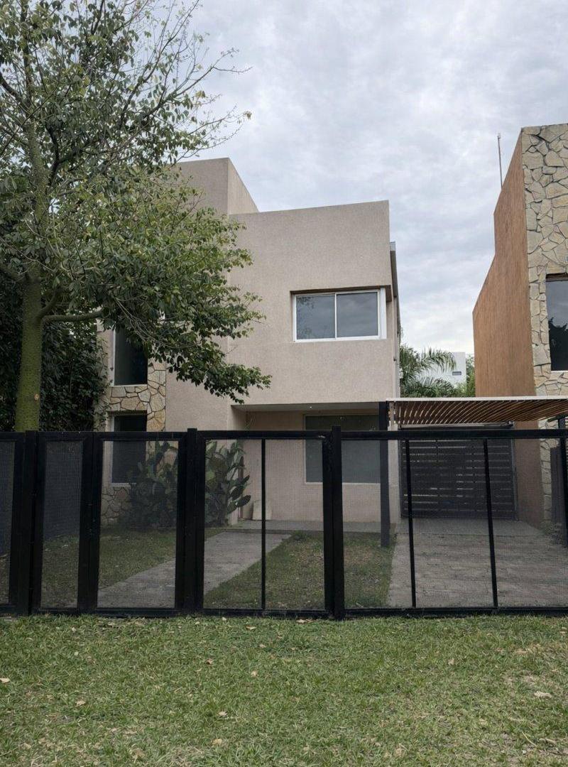 Venta casa 3 dorm en Fisherton