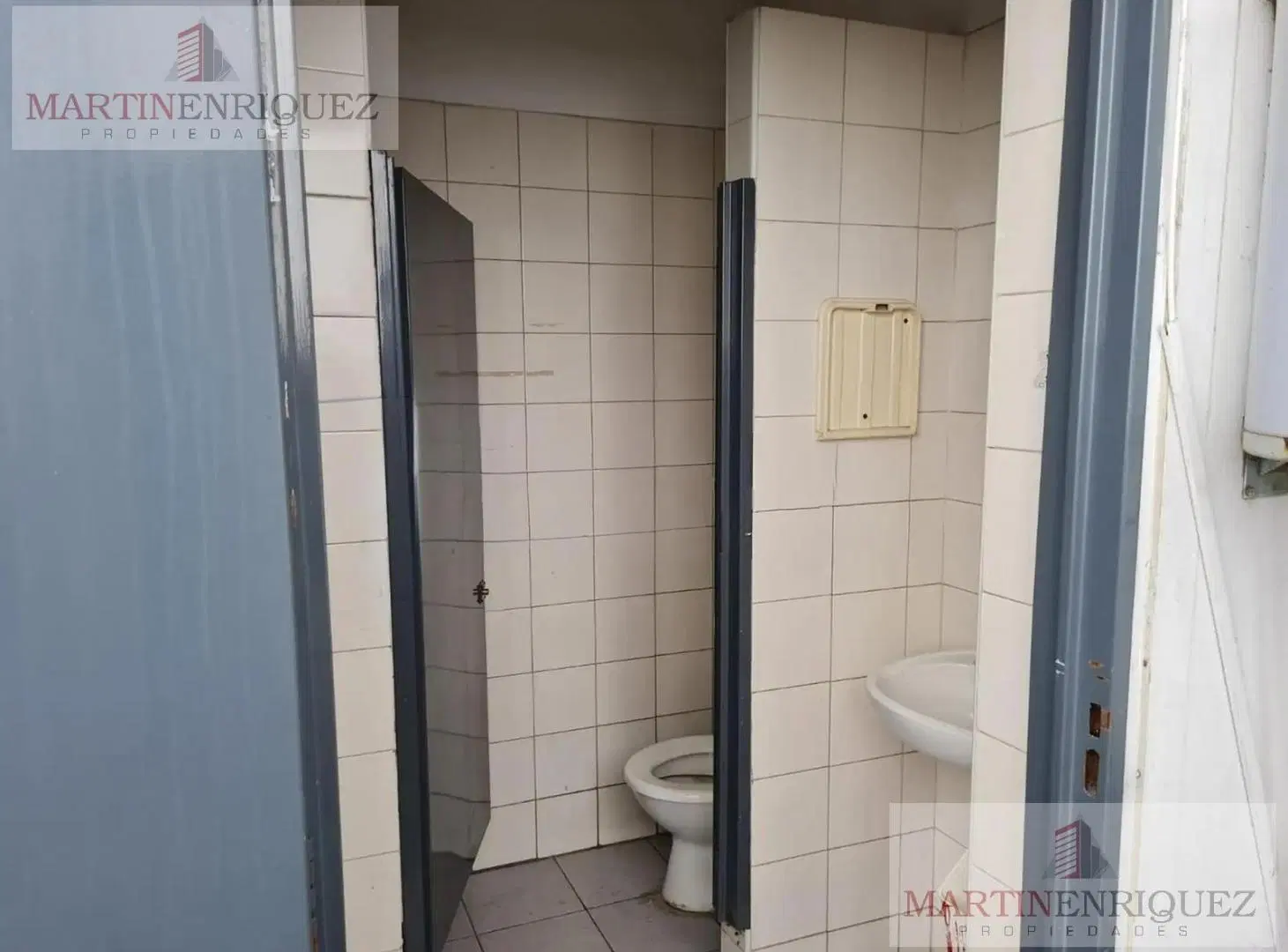 Venta Local Comercial GNC  Lomas de Zamora 4