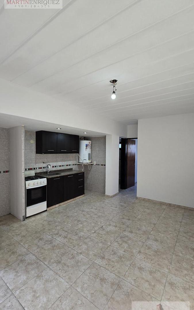 Foto de Departamento Dos ambientes en Alquiler Quilmes, imagen 1