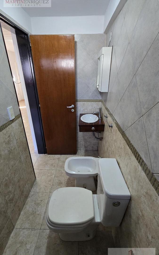 Foto de Departamento Dos ambientes en Alquiler Quilmes, imagen 2