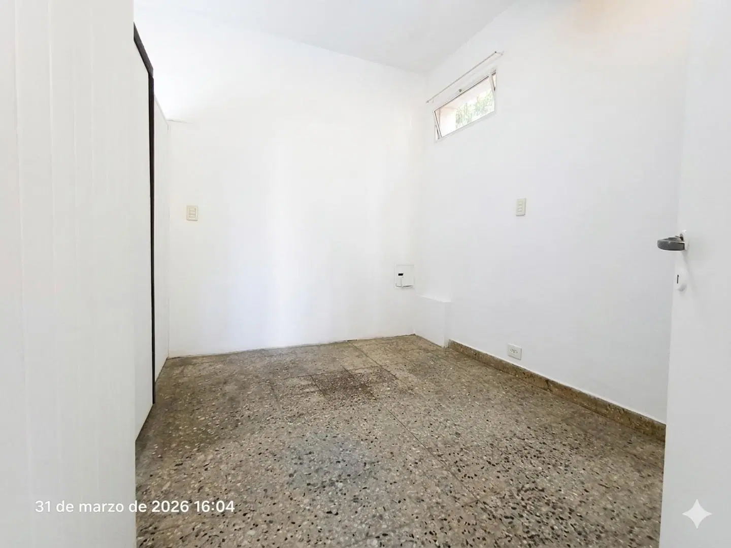 VENTA LOCAL COMERCIAL EN ESQUINA! OPORTUNIDAD! 3