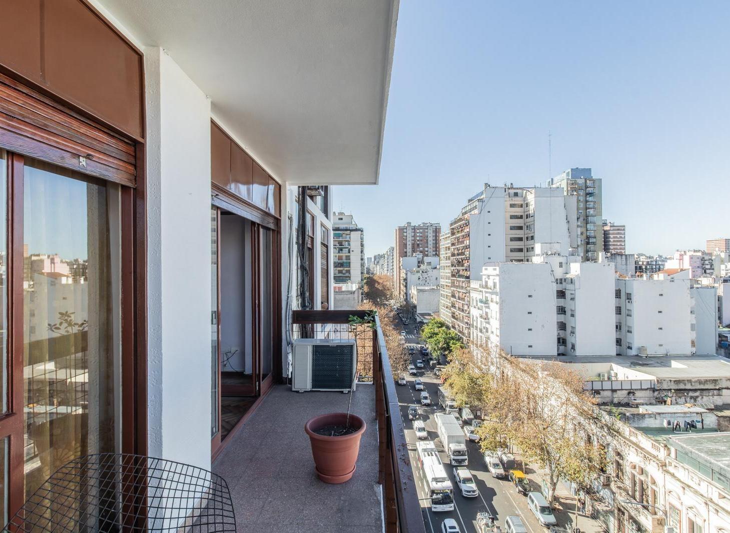 Foto de Venta 3 amb Balvanera 9no piso balcón corrido, imagen 1
