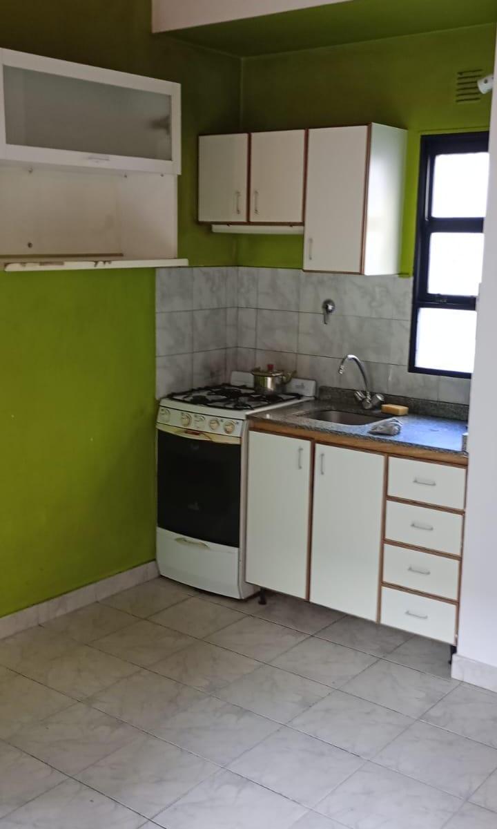PH 2 Ambientes en Planta Alta, Lateral - Monte Castro 1