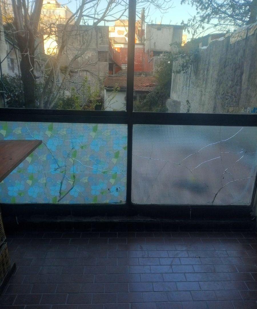 Foto de Alquiler- Monoambiente contrafrente con balcón, imagen 3