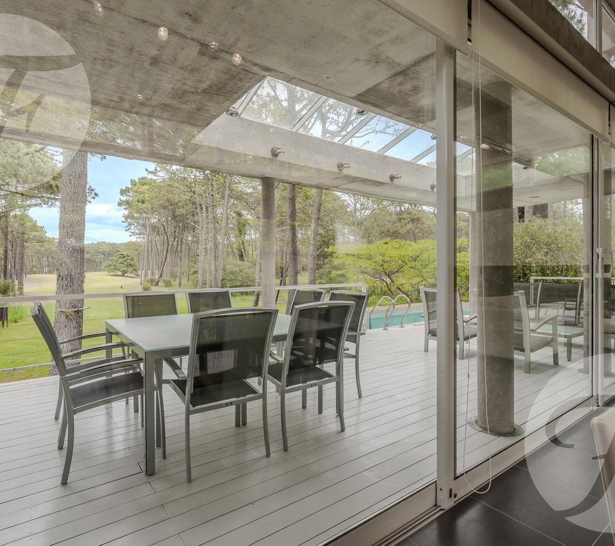 Permuto Casa Exclusiva con Vista Al Golf por Depto en La Costa Atlántica - Permuta 2