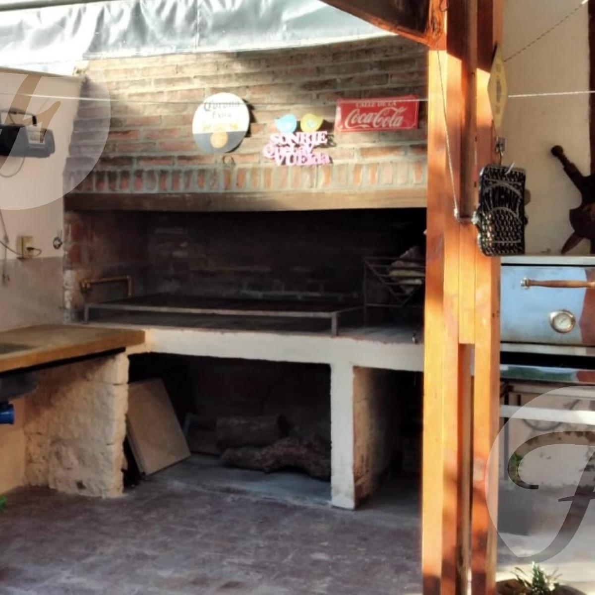 Foto de Casa en venta en San Pedro – 2 dormitorios, garaje, pileta y parrilla, imagen 2