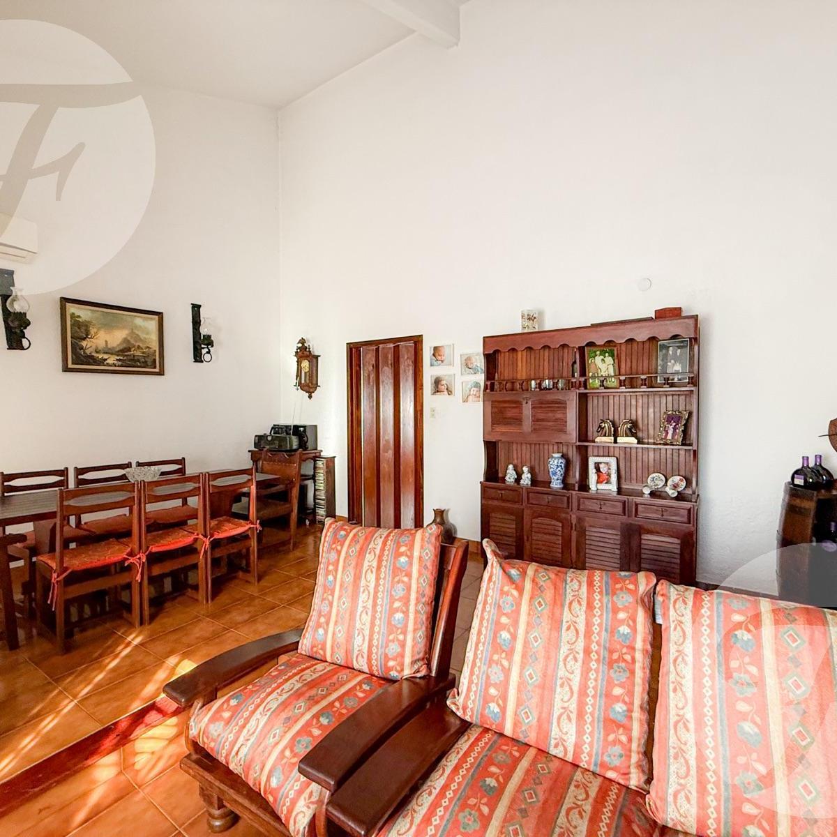 Excelente Casa 4 Ambientes en Ituzaingó Sur 3