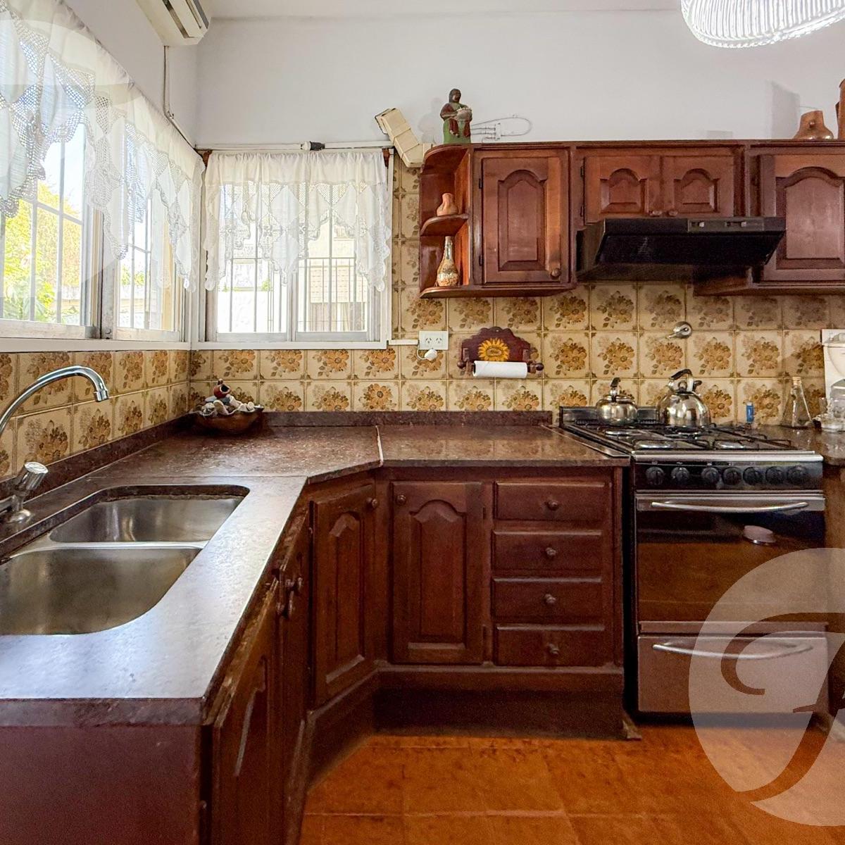 Excelente Casa 4 Ambientes en Ituzaingó Sur 4