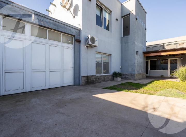 Casa moderna con jardín, galería y 3 dormitorios en San Pedro – Viví la privacidad en doble planta 4