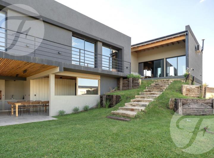 Casa a Estrenar en Venta – Senderos IV, Costa Esmeralda 348 m² construidos 2