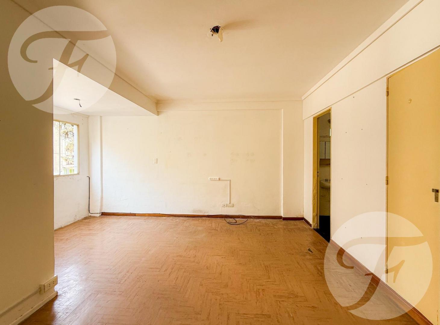 Foto de A refaccionar - Monoambiente en Barrio Norte – Luminoso, Bajas Expensas, imagen 1