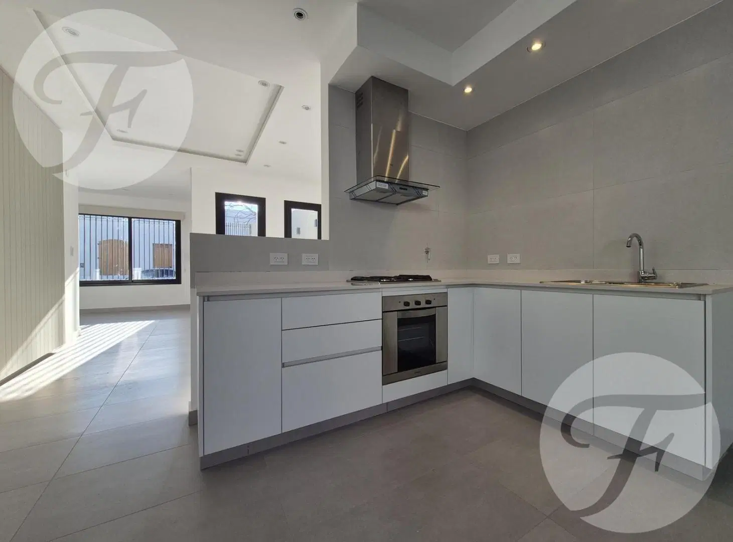 Inversión con renta vigente | Casa 2 dormitorios en zona Barrancas de San Pedro 1