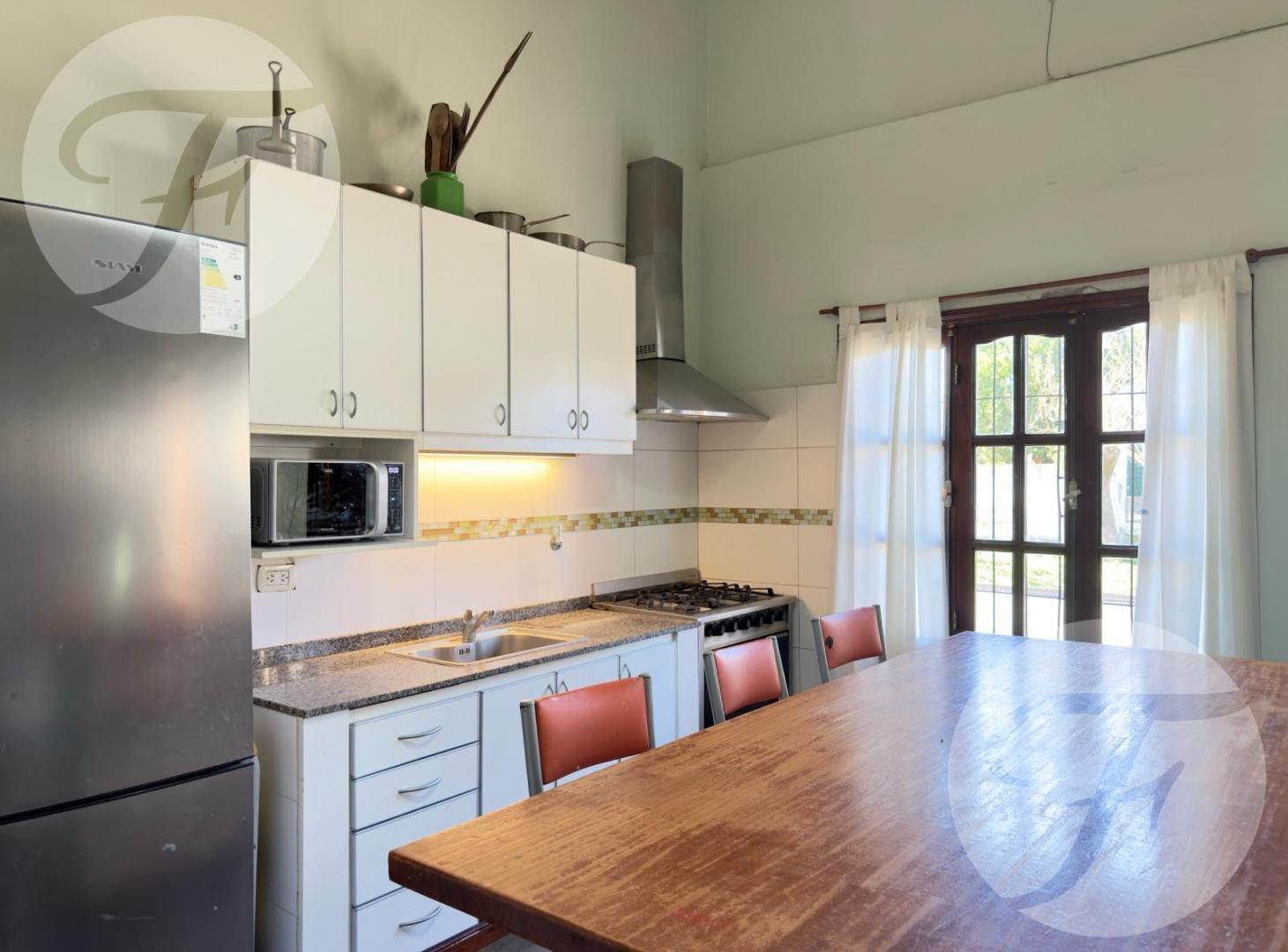 Foto de Casa familiar de 3 Dormitorios con Suite, Piscina, Galería y Cochera, imagen 4