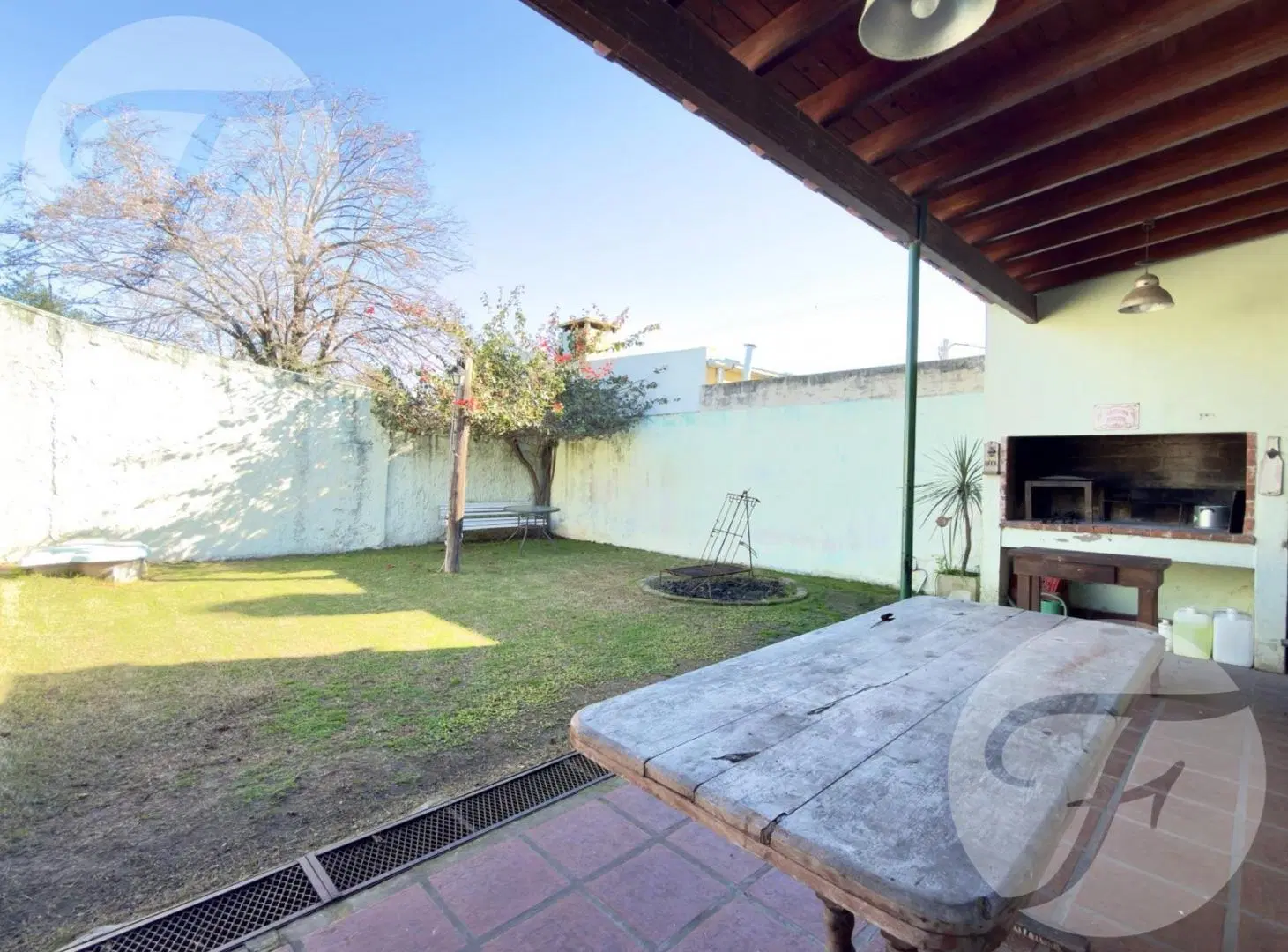 Casa familiar de 3 Dormitorios con Suite, Piscina, Galería y Cochera Doble | Novillo 845 5