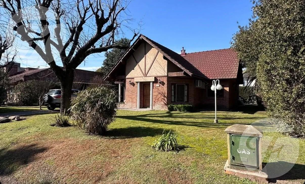 Casa en Country Banco Provincia, Francisco Álvarez