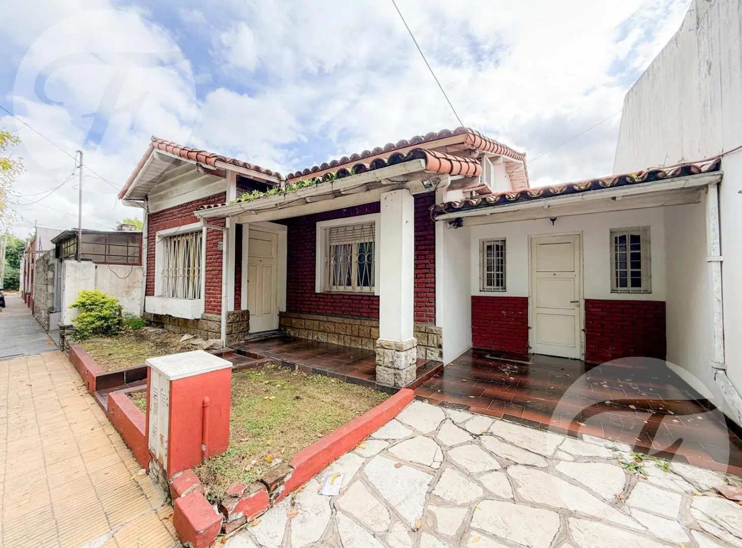 Chalet en Castelar Norte – Oportunidad para Reciclar 3