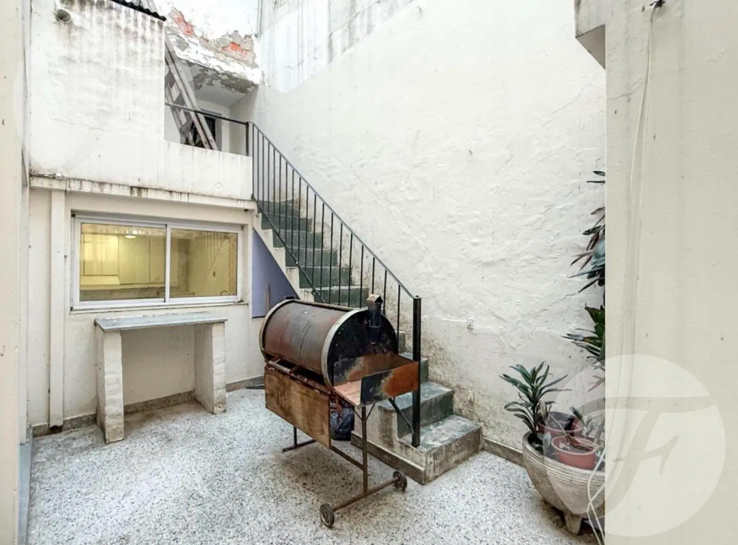 PH de época a refaccionar en Esquina | 5 ambientes | 162 m² totales | Floresta 8
