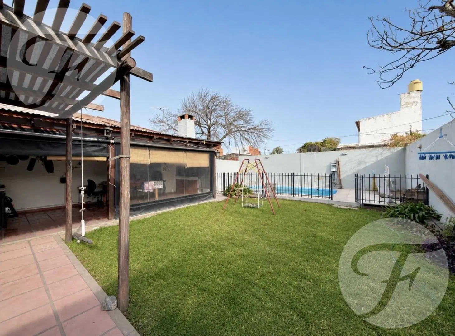 Casa con pileta y quincho en lote de 320 m² | Apta crédito | Excelente estado | San Pedro 2