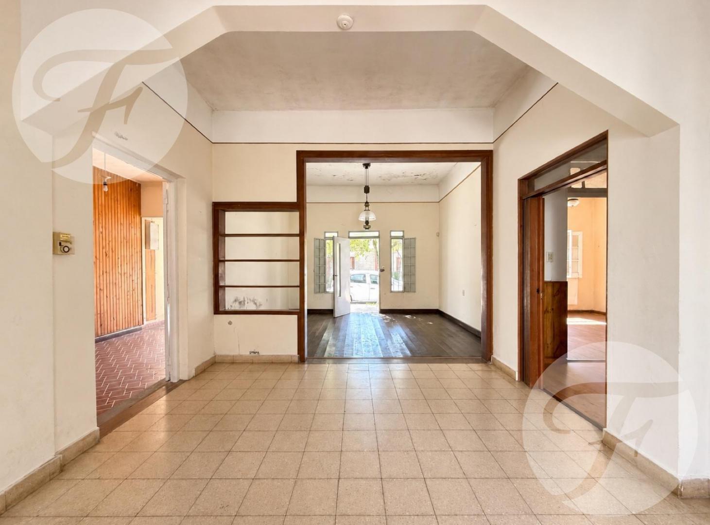 Foto de CASA CÉNTRICA EN SAN PEDRO CON JARDÍN Y GRAN POTENCIAL DE DESARROLLO, imagen 3