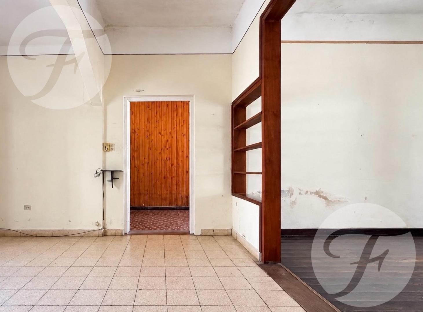 Foto de CASA CÉNTRICA EN SAN PEDRO CON JARDÍN Y GRAN POTENCIAL DE DESARROLLO, imagen 2