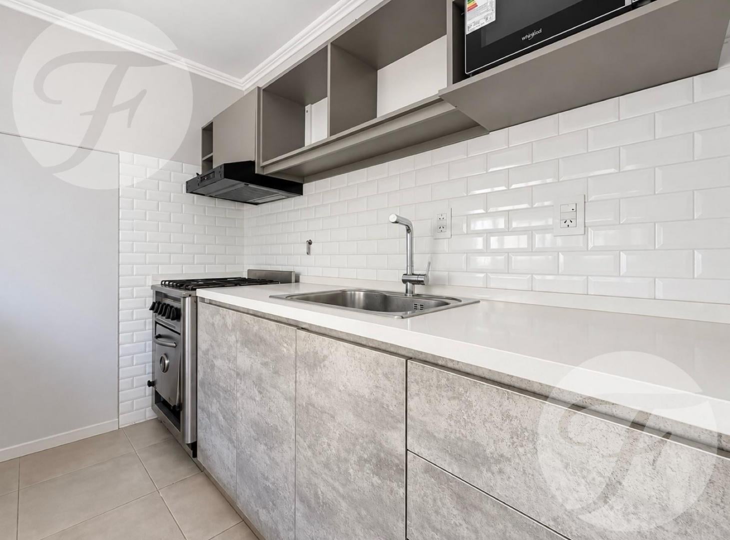 Foto de CASA EN ESQUINA CON 2 SUITES, COCHERA Y PATIO CON JACUZZI – ZONA, imagen 5