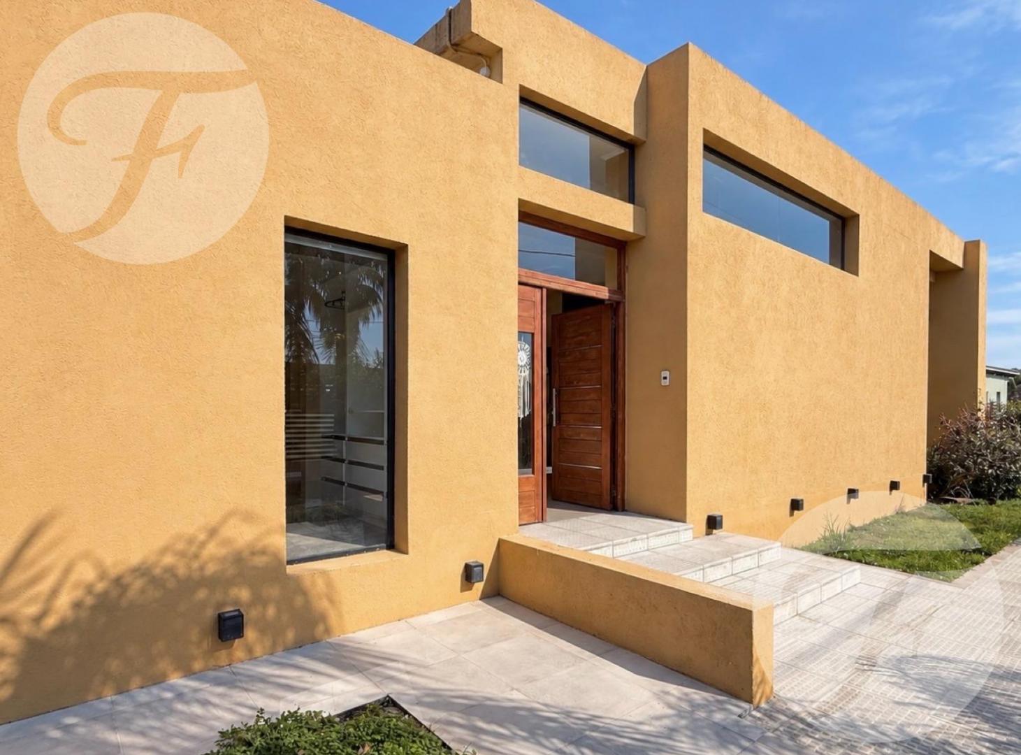 Foto de CASA MODERNA CON PISCINA Y QUINCHO EN DRIVING GOLF SAN PEDRO – 1.000 M², imagen 3