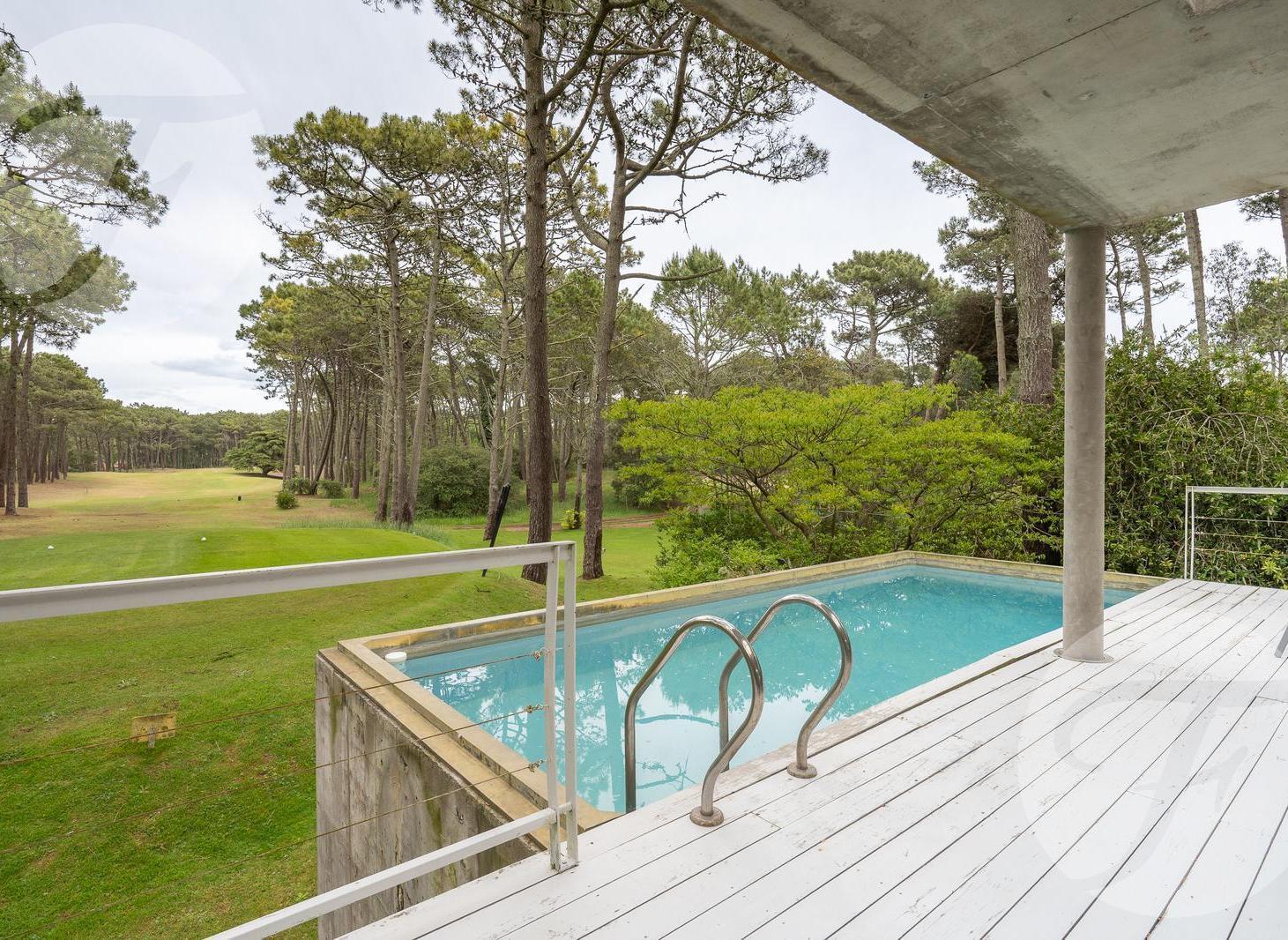 Foto de Permuto Casa exclusiva con vista al Golf por Depto en la costa, imagen 3