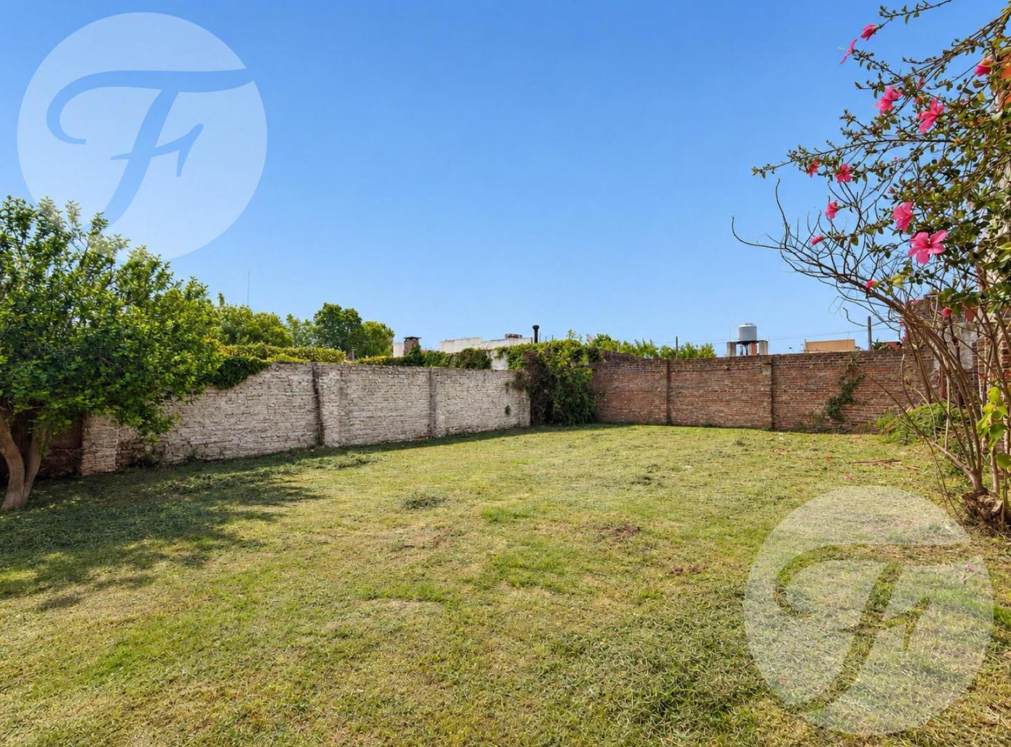 Foto de CASA CÉNTRICA EN SAN PEDRO CON JARDÍN Y GRAN POTENCIAL – 364 M², imagen 3