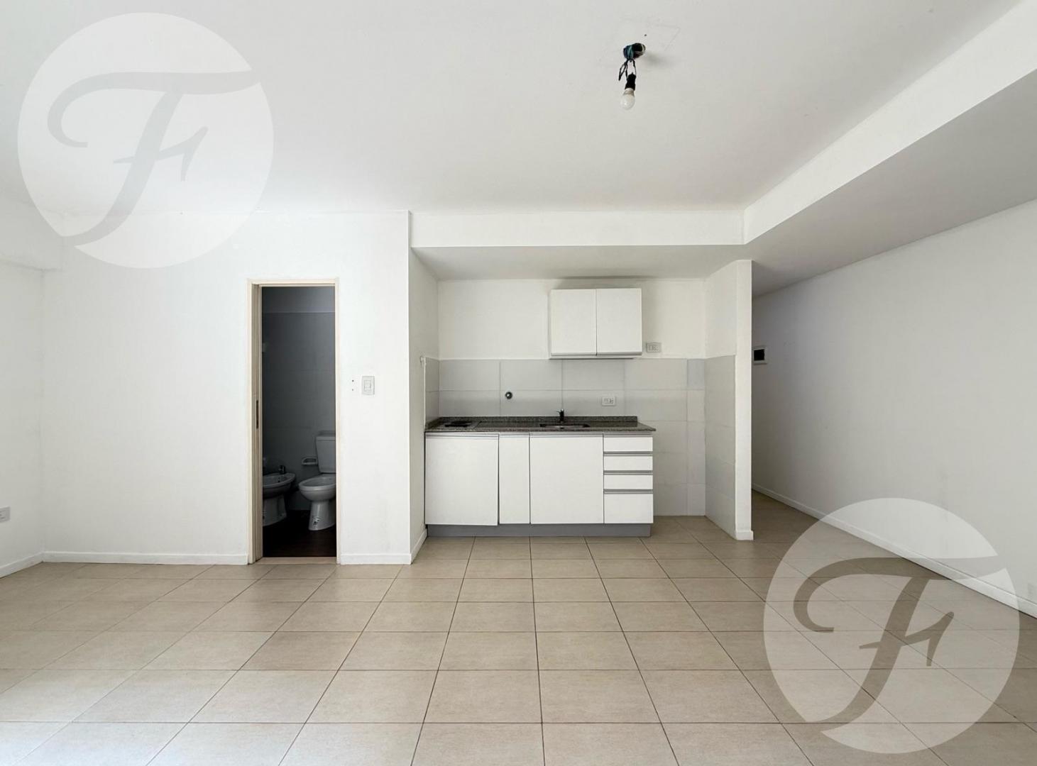 Foto de VENTA OFICINA DIVISIBLE I PATIO | ZEBALLOS 2400 | PARQUE INDEPENDENCIA, imagen 5