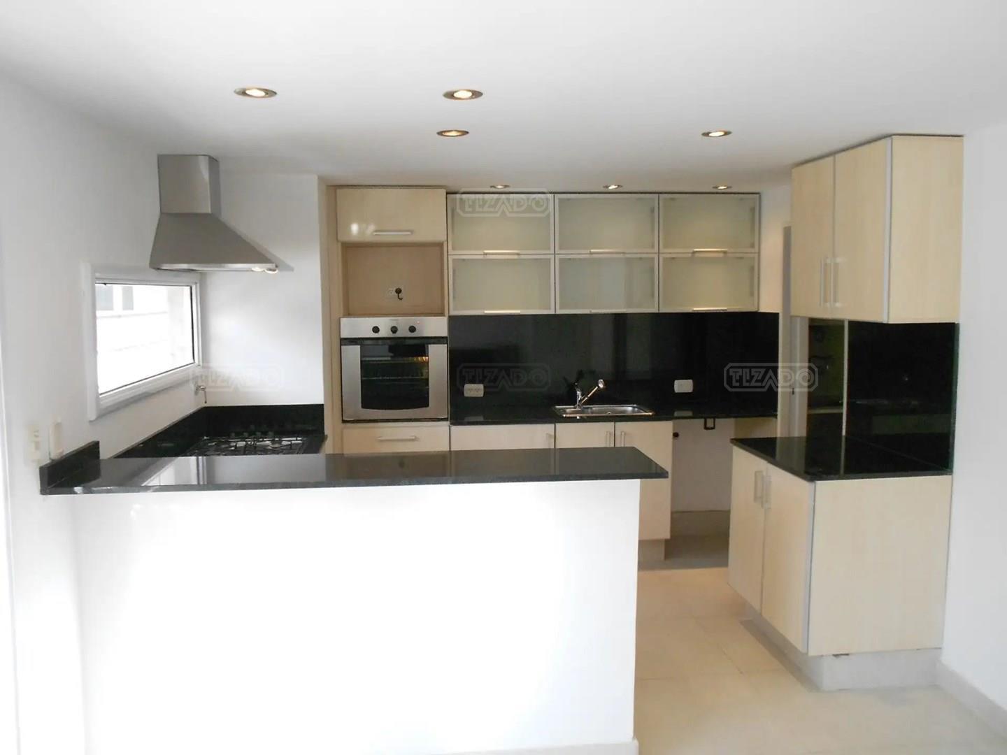 Foto de Casa Chalet en Alquiler en Olivos, Vicente López, G.B.A. Zona Norte, imagen 4