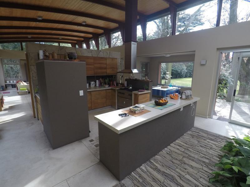 Venta casa en el cortijo. Excelente lote y unica por diseño y calidad constructiva. 3 habitaciones b