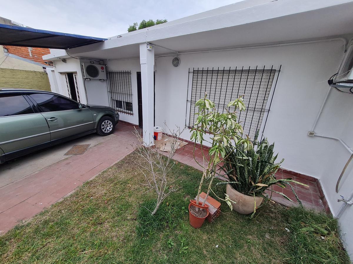 Venta casa. Los polvorines. 3 dormitorios